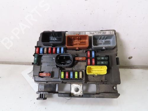 Used Fuse box CITROËN C3 Picasso (SH_) 1.6 HDI 90 (92 hp) 19149828