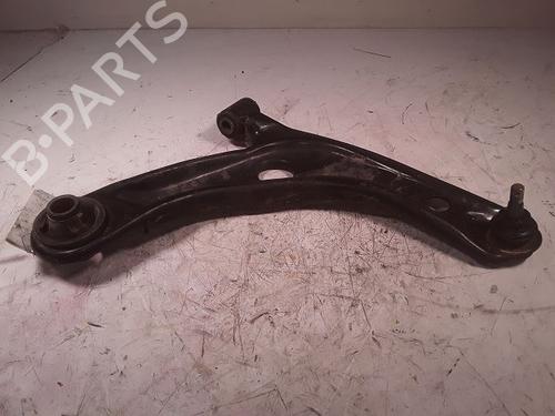 Used Right front suspension arm TOYOTA YARIS (_P13_) 1.5 Hybrid (NHP130_) (101 hp) 14889779