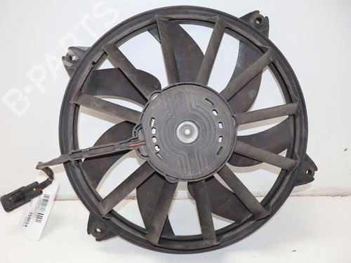 Used Radiator fan Radiator fan PEUGEOT 5008 (0U_, 0E_) 1.6 HDi (112 hp) 36483681 36483681