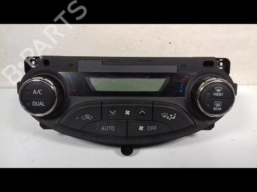 Used Climate control TOYOTA YARIS (_P13_) 1.5 Hybrid (NHP130_, NHP130) (101 hp) 15745240