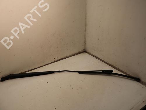 Used Front windshield wiper arm Front windshield wiper arm RENAULT CLIO III (BR0/1, CR0/1) 1.5 dCi (BR17, CR17) (86 hp) 33137957 33137957