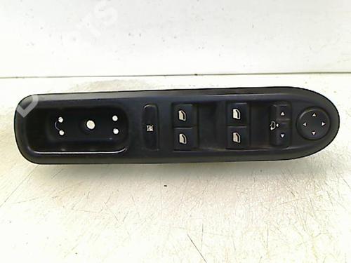 Used Left front window switch PEUGEOT 407 (6D_) 2.0 HDi 135 (6DRHRH, 6DRHRE, 6DRHRG, 6DRHRJ) (136 hp) 8975597