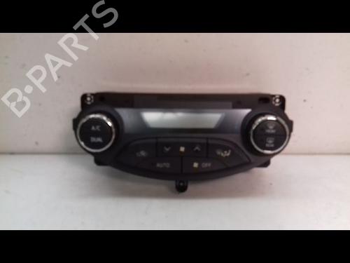 Used Climate control TOYOTA YARIS (_P13_) 1.5 Hybrid (NHP130_, NHP130) (101 hp) 10990625