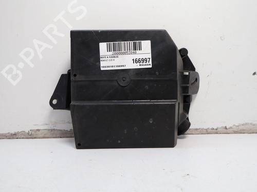 Used Fuse box Fuse box 39218145 39218145