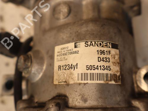 Used AC compressor AC compressor FIAT QUBO (225_) 1.3 D Multijet (225AXE1A, 225CXE1A, 225AXH1A, 225AXL1A,... (95 hp) 35496052 35496052
