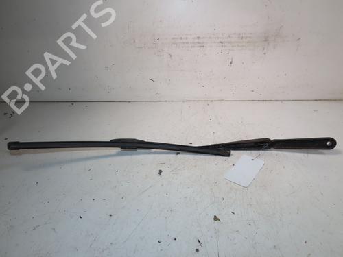 front-windshield-wiper-arm-renault-kangoo-express-fc01_-1997-30557021 main image