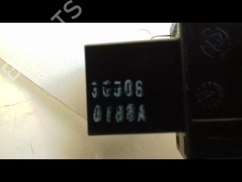 Used Left front window switch FIAT 500 (312_) 1.3 D Multijet (312AXB1A) (75 hp) 15200847