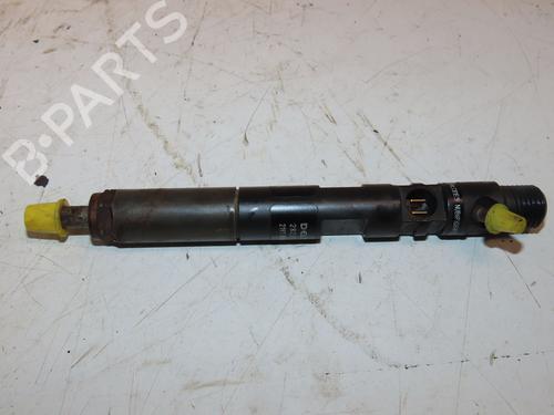 Used Injector RENAULT CLIO III (BR0/1, CR0/1) 1.5 dCi (75 hp) 30950556
