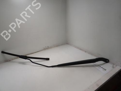 Used Front windshield wiper arm RENAULT MEGANE IV Hatchback (B9A/M/N_) 1.6 dCi 130 (B9A4) (130 hp) 27581026