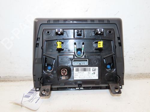 Used Display monitor RENAULT CLIO V (B7_) 1.5 Blue dCi 85 (B7AG) (86 hp) 29170816