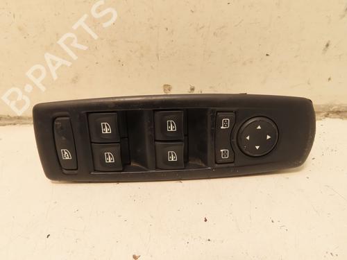 Used Left front window switch RENAULT MEGANE III Grandtour (KZ0/1) 1.5 dCi (KZ09, KZ0D, KZ1G, KZ29, KZ14, KZ1W, KZ10, KZ1F,... (110 hp) 30979796