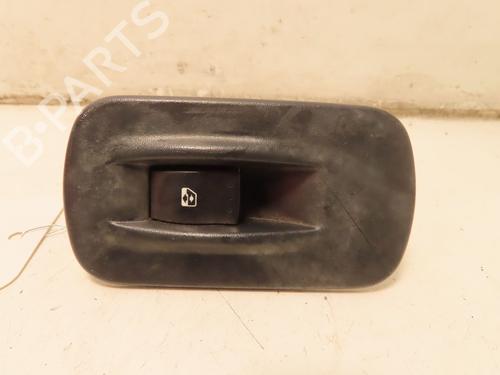 Used Switch RENAULT TRAFIC II Van (FL) 2.0 dCi 90 (FL0H, FL00, FL01, FL0M, FL0P, FL0S) (90 hp) 30979704