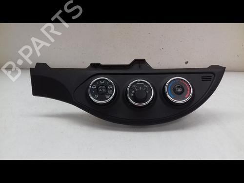 Used Climate control TOYOTA YARIS (_P13_) 1.5 (NSP131_) (112 hp) 14956411