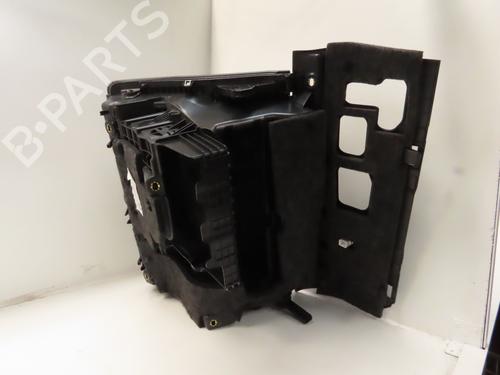 Used Glove box AUDI Q2 (GAB, GAG) 1.4 TFSI (150 hp) 27373138