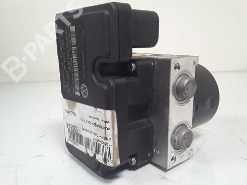 ABS Bremseaggregat VW GOLF VI (5K1) 2.0 TDI (110 hp) 8995181