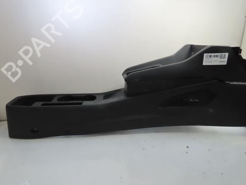 Used Middle console RENAULT CLIO V (B7_) 1.5 Blue dCi 85 (B7AG) (86 hp) 22751722
