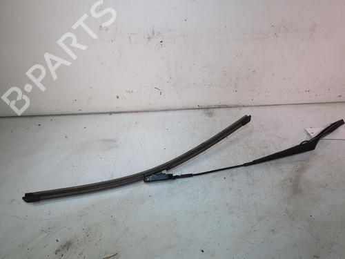 Used Front windshield wiper arm VW POLO (9N_, 9A_) 1.2 12V (64 hp) 20327970