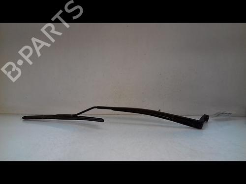 Used Front windshield wiper arm TOYOTA YARIS (_P21_, _PA1_, _PH1_) 1.5 Hybrid (MXPH11) (92 hp) 14894434