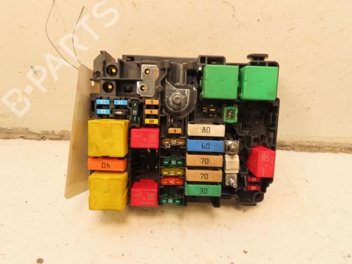 Fuse box CITROËN C4 CACTUS 1.2 VTi 82 | BP31962566E1