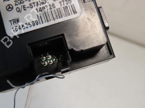 switch-mercedes-benz-gla-class-x156-2013-2014-2015-2016-2017-2018-2019-2020-2021-2022-25586474 main image