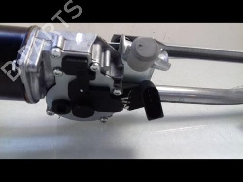 Used Front wiper motor BMW 1 (E81) 130 i (265 hp) 15745852