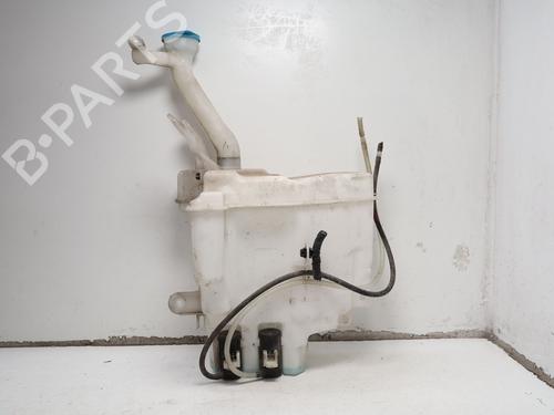 Used Windscreen washer tank Windscreen washer tank SUZUKI GRAND VITARA II (JT, TE, TD) 1.9 DDiS All-wheel Drive (JT419, TD44, JB419WD, JB419XD,... (129 hp) 40051518 40051518
