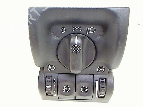 Used Headlight switch OPEL VECTRA B (J96) [1995-2004]  15745204