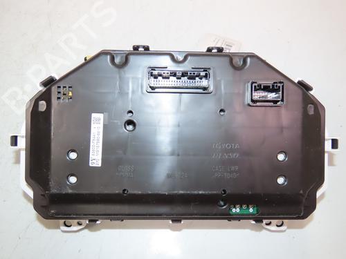 Used Instrument cluster TOYOTA YARIS (_P13_) 1.5 Hybrid (NHP130_) (101 hp) 27245871