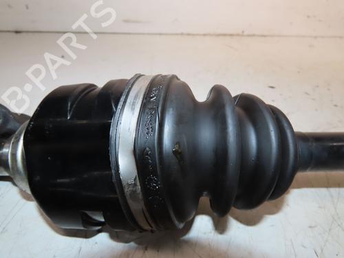 Drivaksel fortil venstre TOYOTA YARIS (_P13_) 1.4 D (NLP130_, NLP130) | BP30825071M38 