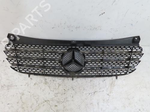 Used Grille MERCEDES-BENZ VIANO (W639) CDI 2.2 4-matic (639.711, 639.713, 639.811, 639.813,... (150 hp) 28136516