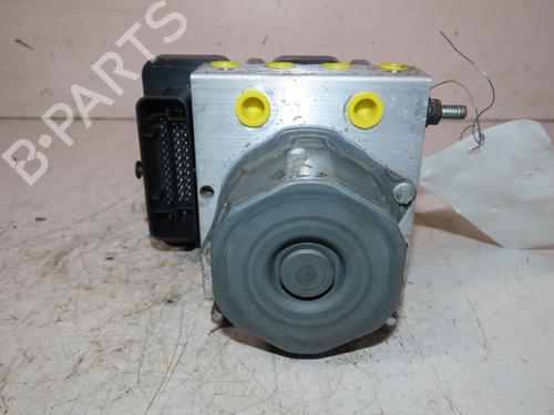 Used ABS pump RENAULT KADJAR (HA_, HL_) 1.6 dCi 130 (HLA4) (130 hp) 30951596