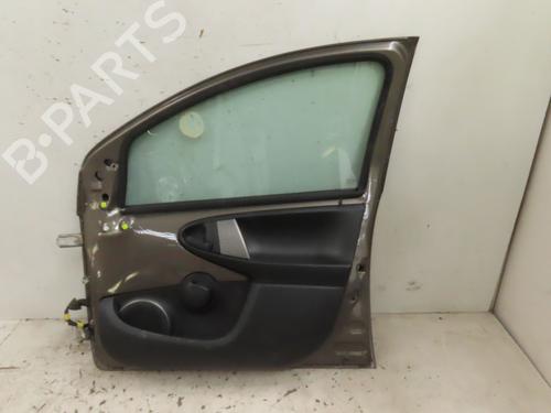 Used Right front door TOYOTA AYGO (_B1_) 1.0 (KGB10_, KGB10R) (68 hp) 27438612