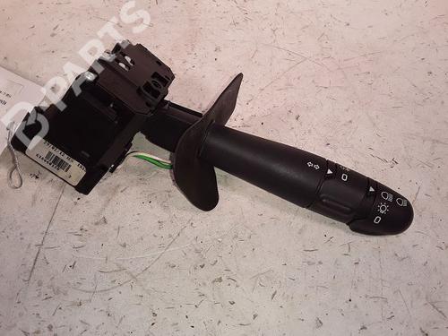 Used Steering column stalk RENAULT CLIO II (BB_, CB_) 1.2 16V (BB05, BB0W, BB11, BB27, BB2T, BB2U, BB2V, CB05,... (75 hp) 8990710