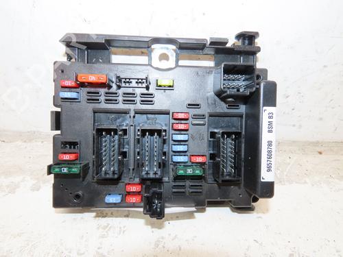 Sikringsdåse PEUGEOT 206+ (2L_, 2M_) 1.4 HDi eco 70 (68 hp) 30950606