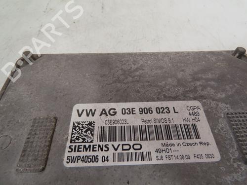 Used Engine control unit (ECU) VW POLO V (6R1, 6C1) 1.2 (70 hp) 17995556