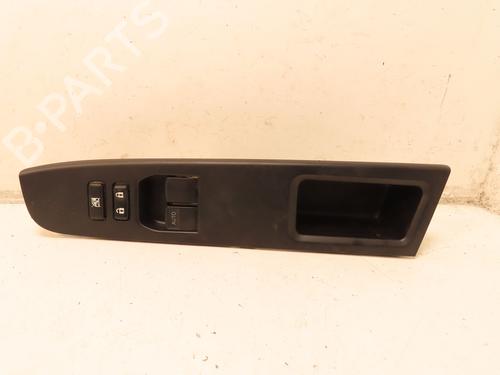 Used Left front window switch TOYOTA YARIS (_P13_) 1.5 Hybrid (NHP130_) (101 hp) 30953532
