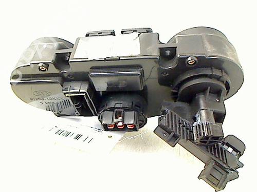 Used Climate control KIA RIO II (JB) 1.4 16V (97 hp) 8975161