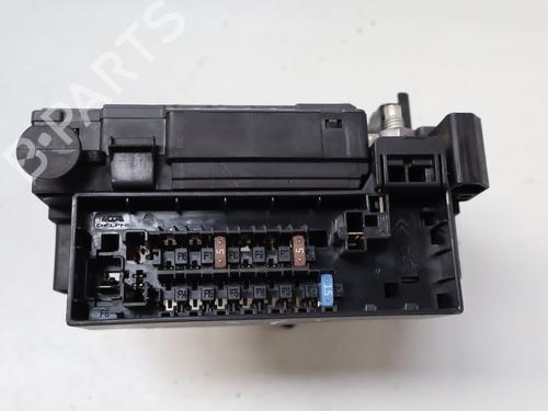 Used Fuse box Fuse box 37062072 37062072