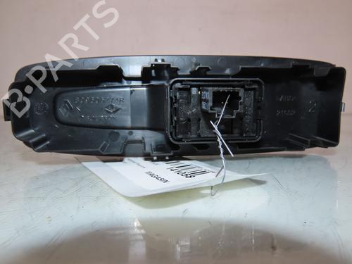Used Switch RENAULT MEGANE IV Hatchback (B9A/M/N_) 1.5 Blue dCi 115 (B9A6) (116 hp) 26702305