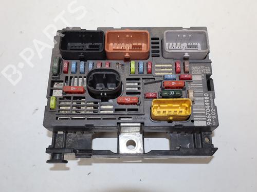 Used Fuse box Fuse box 39084462 39084462
