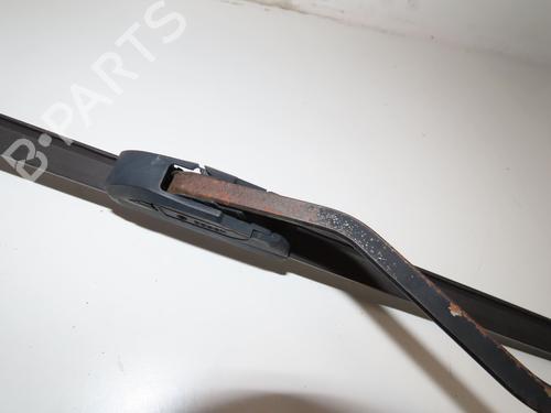 Used Front windshield wiper arm NISSAN JUKE (F15) 1.5 dCi (110 hp) 27393591