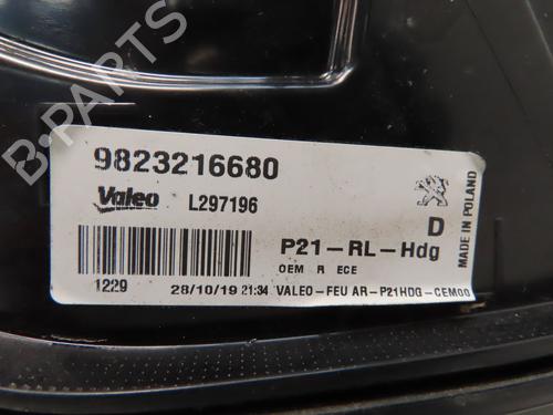 Used Right taillight PEUGEOT 208 II (UB_, UP_, UW_, UJ_) 1.2 PureTech 100 (101 hp) 29217094