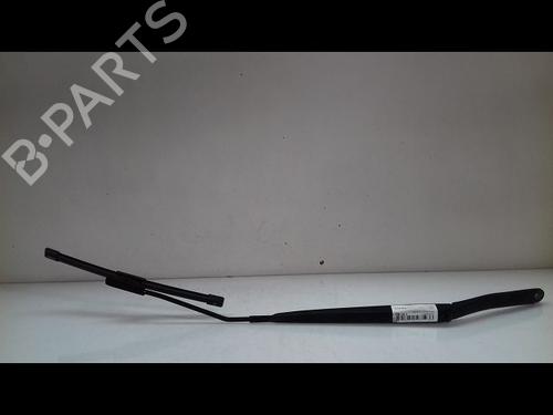 Used Front windshield wiper arm RENAULT CLIO IV Grandtour (KH_) 1.5 dCi 110 (110 hp) 14894364