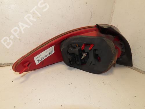 Højre baglygte PEUGEOT 206+ (2L_, 2M_) 1.4 i (2LKFWA, 2MKFWA) (75 hp) 31030878