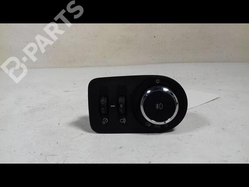 Used Headlight switch OPEL CORSA D (S07) 1.3 CDTI (L08, L68) (75 hp) 8990275