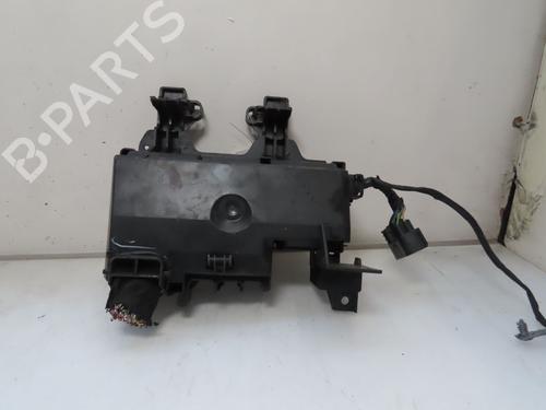 Used Fuse box Fuse box 36483665 36483665