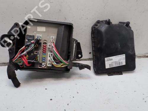 Used Fuse box Fuse box 39218143 39218143