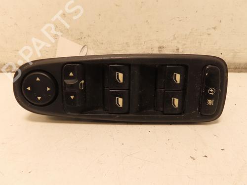 Fensterheberschalter links vorne für CITROËN C4 Picasso I MPV (UD_) 1.6 HDi (109 hp) 30953526