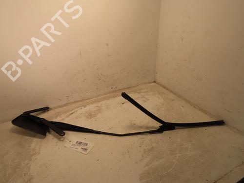 Used Front windshield wiper arm BMW 2 Gran Tourer (F46) 218 i (136 hp) 28120938
