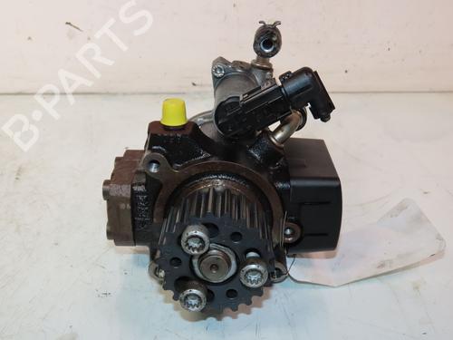 Used Injection pump VW GOLF VI (5K1) 1.6 TDI (105 hp) 21498911